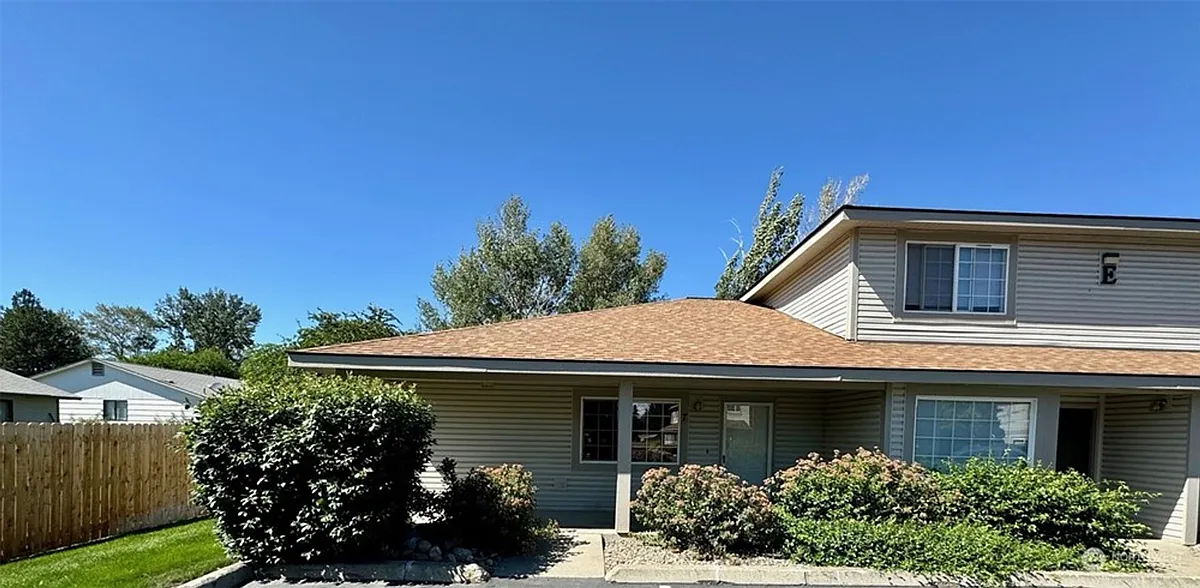 Photo 1 of 17 - 209 E 18th Ave #7 - Ellensburg, WA Primary Photo - 209 E 18th Ave #7