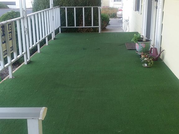 Full-length front patio