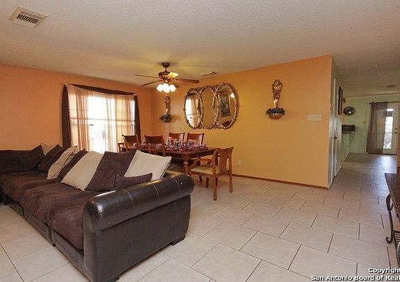 3rd image of 726 Las Puertas