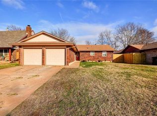 312 S Patterson Dr, Moore, OK 73160