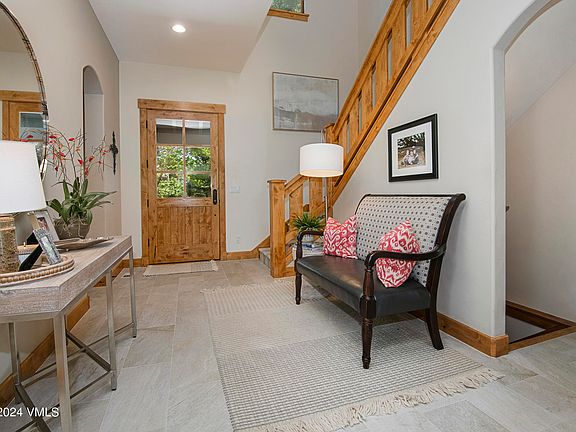5th image of 259 Robins Egg Ln