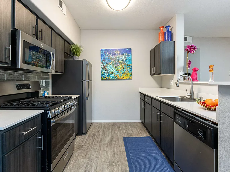 Remington Canyon Apartments — Photo 8