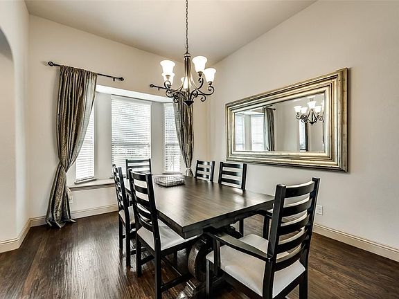4th image of 304 River Meadows Ln