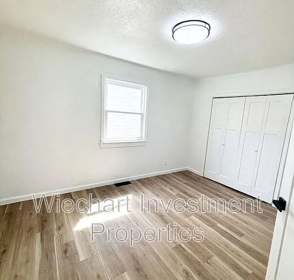 409 Gibbs Ave — Photo 10