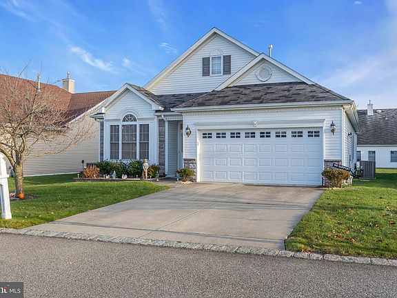 3rd image of 28 Sea Girt Ln