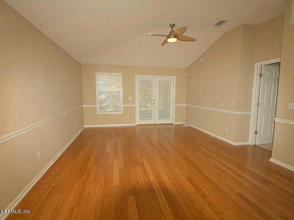 5th image of 1001 Buttercup Dr