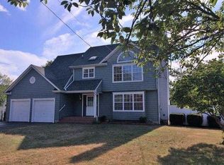 1514 Louis Kossuth Ave, Bohemia, NY 11716