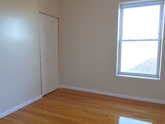 5th image of 309 Herkimer St APT 3R
