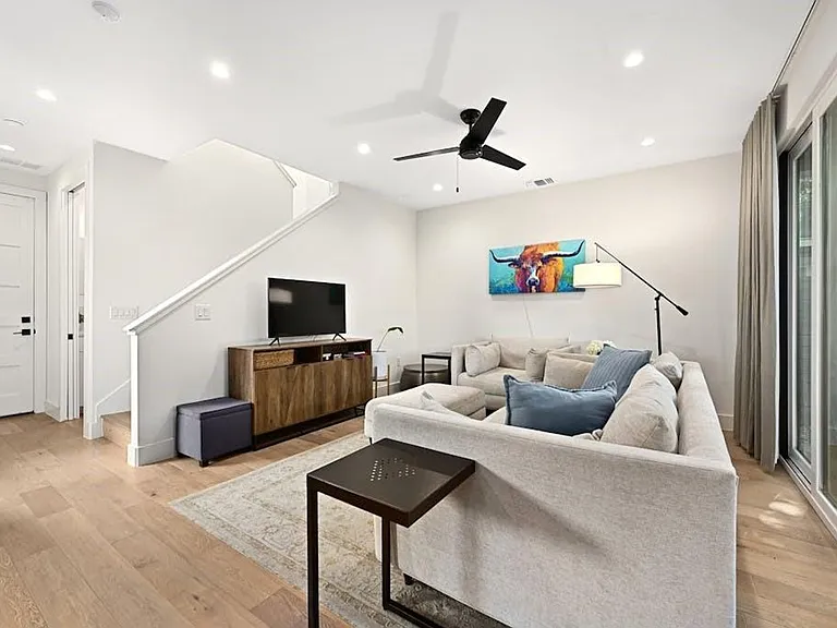 5212 Huisache St #1 — Photo 7