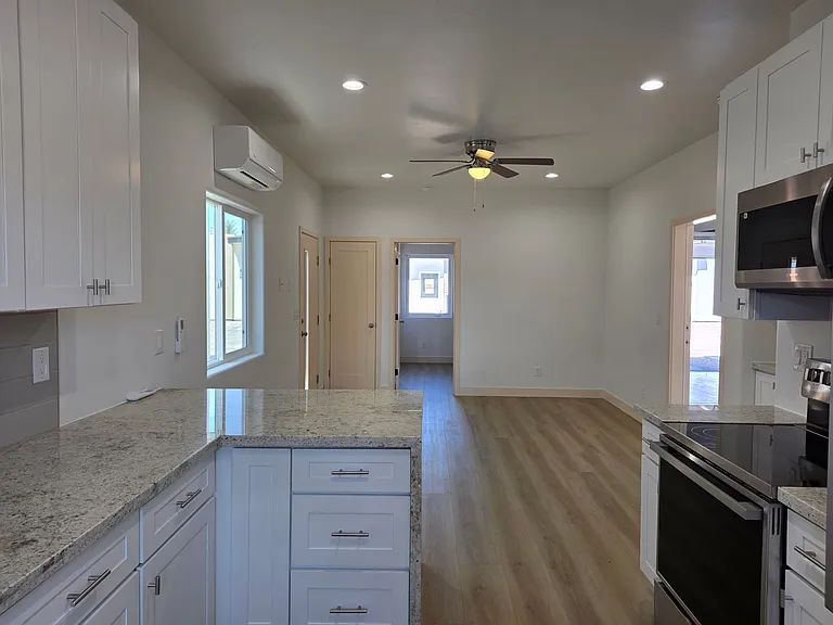 370 Riverfront Dr — Photo 9