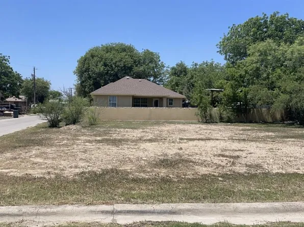 400 & 402 Leticia St, Del Rio, TX 78840