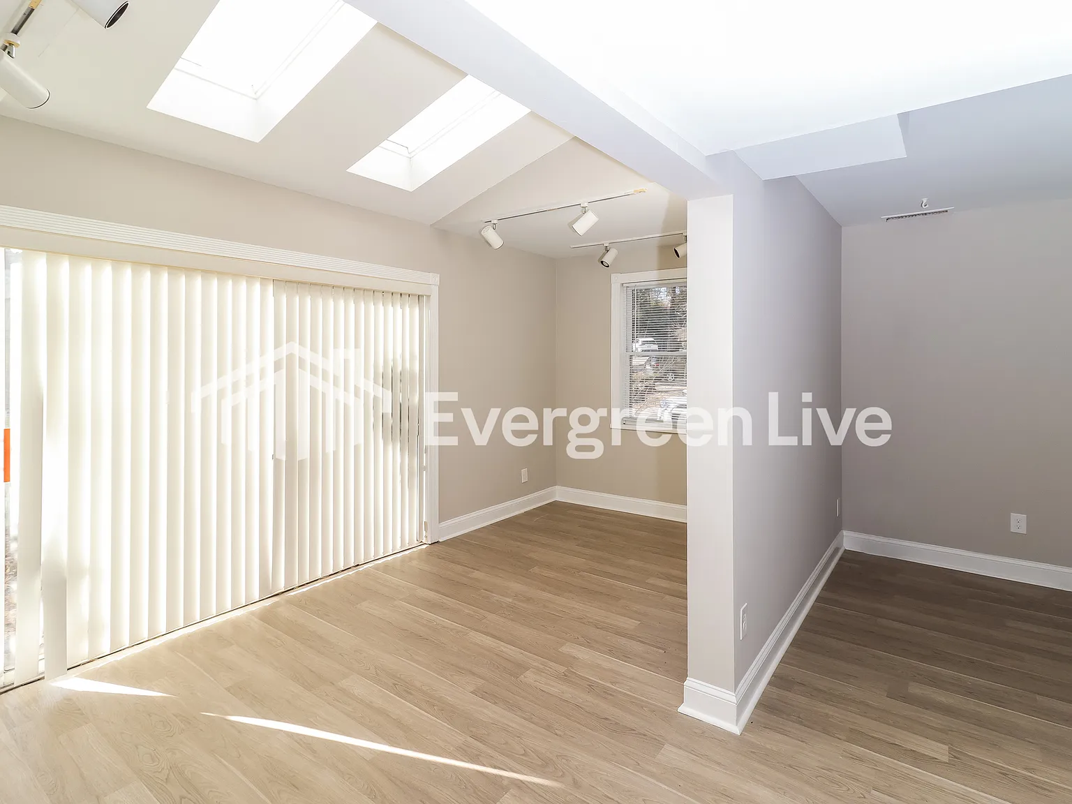 3 bed, 2.0 bath, 1484 sqft, $2,535 — Photo 4