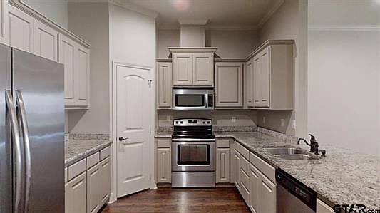 3rd image of 5401 Briar Cove Dr #5401