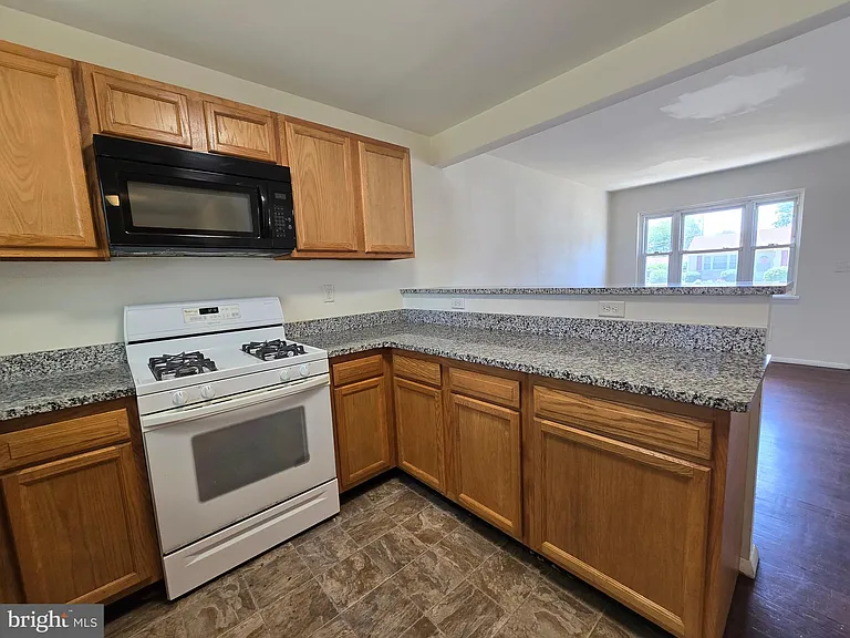 11 Glenwood Dr — Photo 14