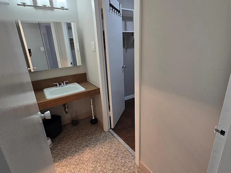 2201 L St NW #817 — Photo 7