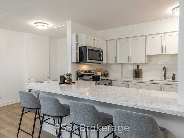 240 Markland Dr #706 — Photo 5