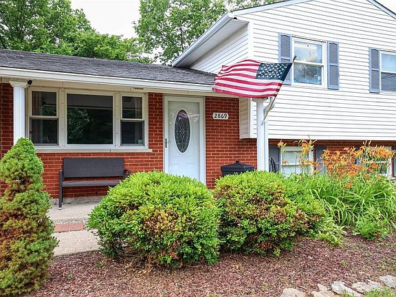3rd image of 2869 Windon Dr