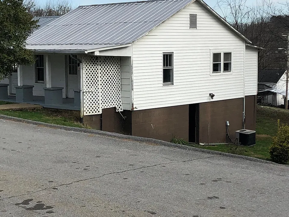 111 Bayberry St