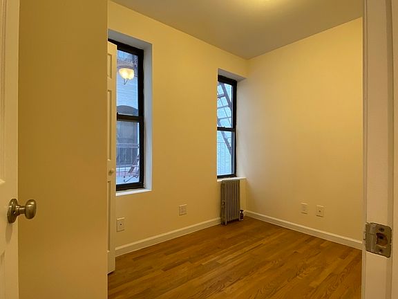 4th image of 220 E 78th St APT 15