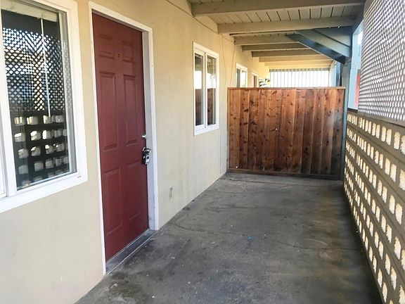 2nd image of 936 Sharmon Palms Ln APT B