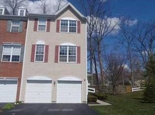 91 Meadow Ln, Nanuet, NY 10954