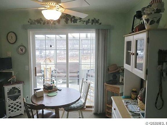 5th image of 1724 Twin Oaks Dr