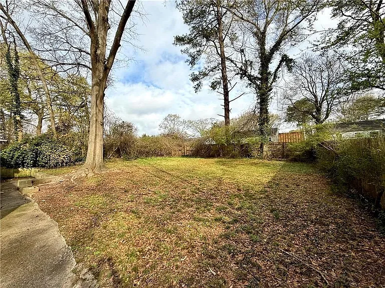 1449 Lynford Dr SW — Photo 18
