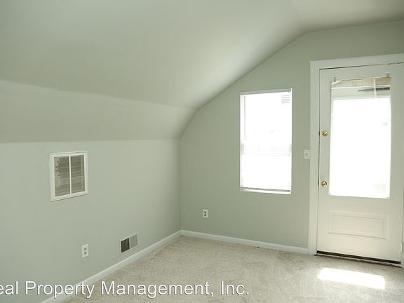 4th image of 606 Gillespie Ave APT 1