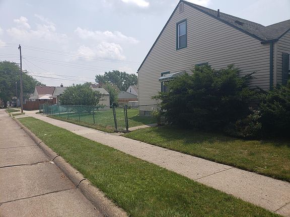 3rd image of 3807 22nd St
