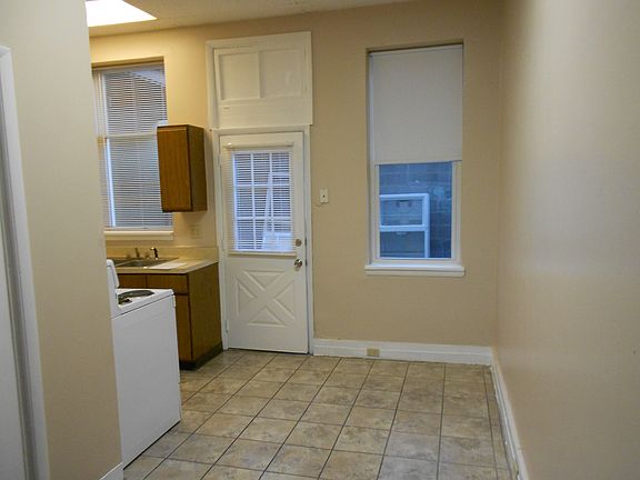 5th image of 122 W Benson St