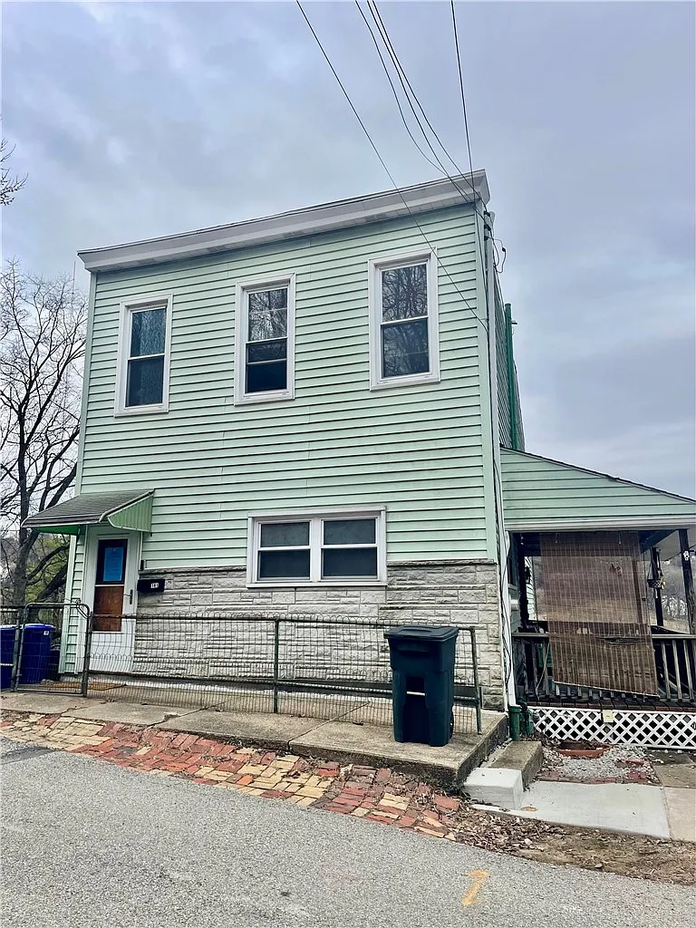 141 Overbeck St photo 1