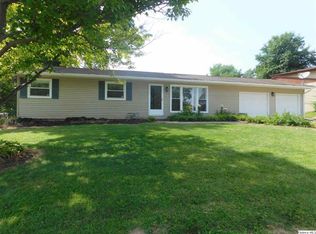 2120 Sunnybrook Dr E, Quincy, IL 62301