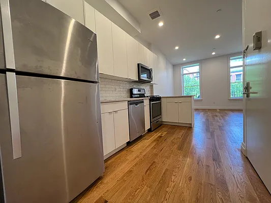 Rented by Oxford Property Group | media 29