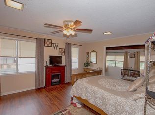 1039 7th St, San Leon, TX 77539