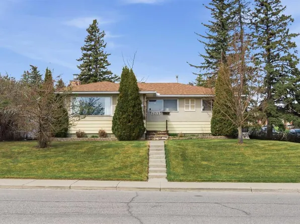 6215 E Thorncliffe Dr NW, Calgary, AB T2K 3A6