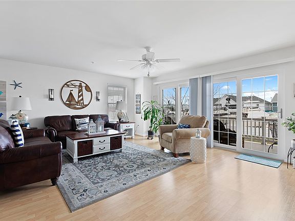 2nd image of 407 W Leaming Ave #100-4071
