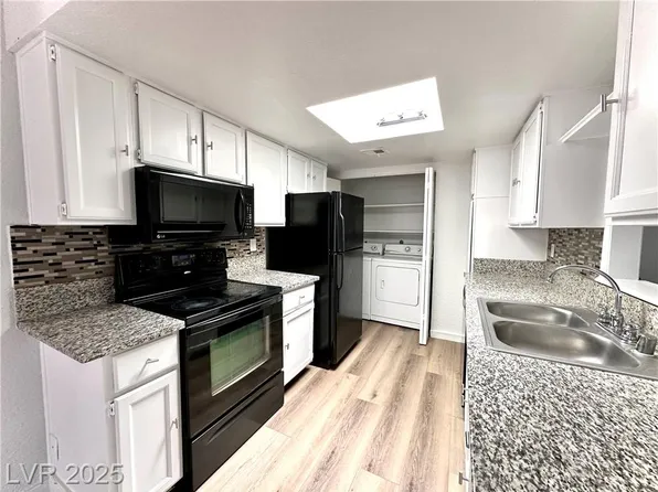 2112 Venus Ave, North Las Vegas, NV 89030