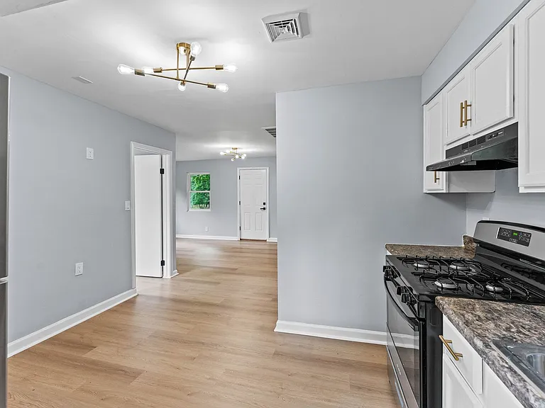 1400 Vine St — Photo 10