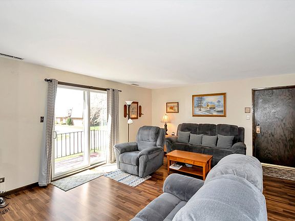 3rd image of 1019 Shagbark Ct #2C