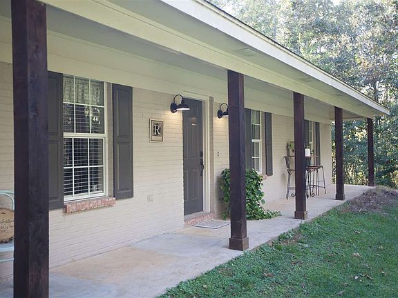 4th image of 305 Holmes Hollow Ln
