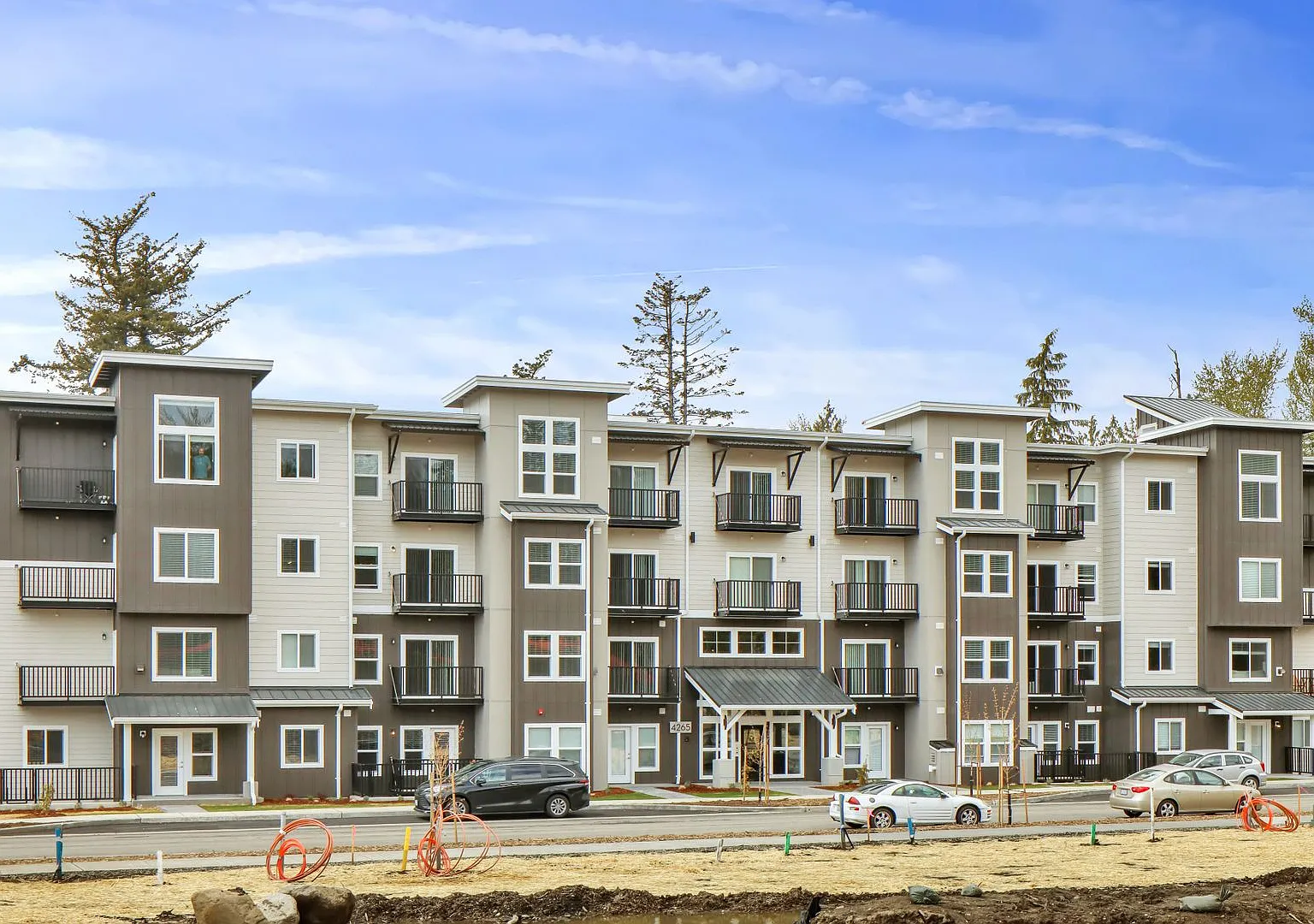 Kingsway Apartments — Photo 1