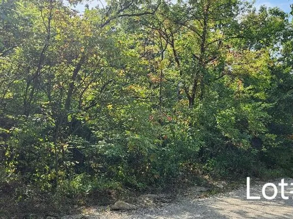 7515 Spring Cove Dr, Lacygne, KS 66040