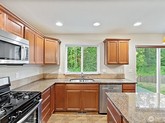 5th image of 8635 83rd Street NE