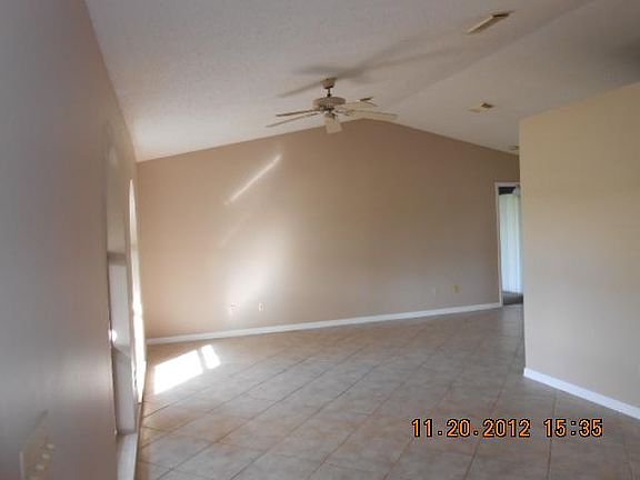 Home For Sale In Port saint lucie