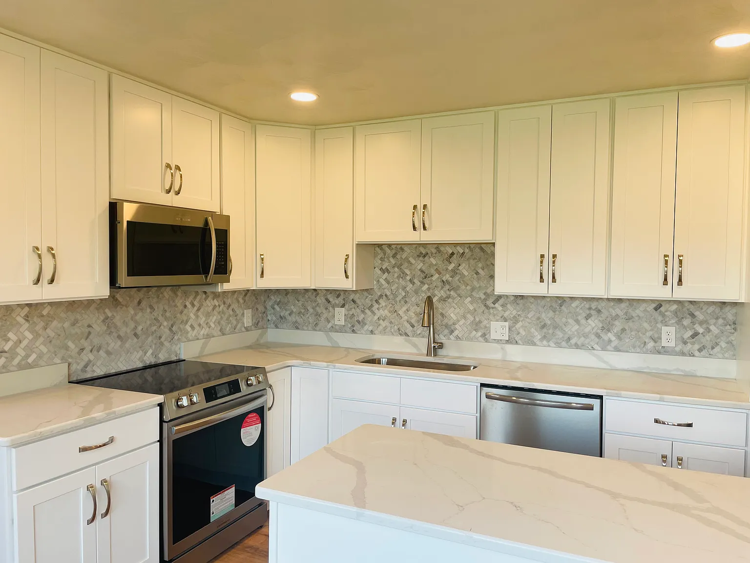 4 bed, 2.5 bath, 2123 sqft, $2,795 — Photo 4