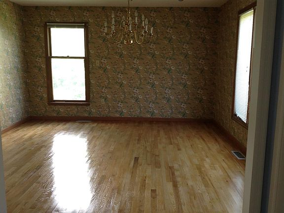 2nd image of 829 Shoresbrook Dr