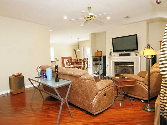 3rd image of 1474 Travers Ct