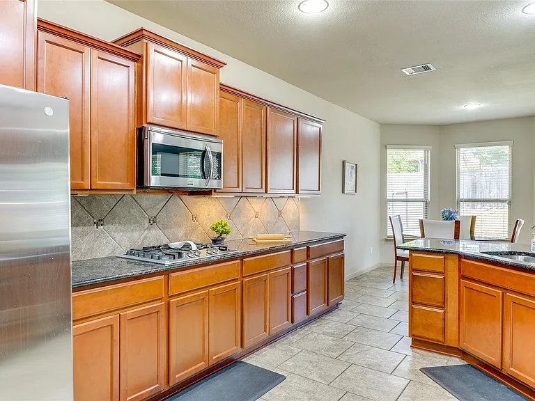 8470 Coral Cove Pass Ln — Photo 11