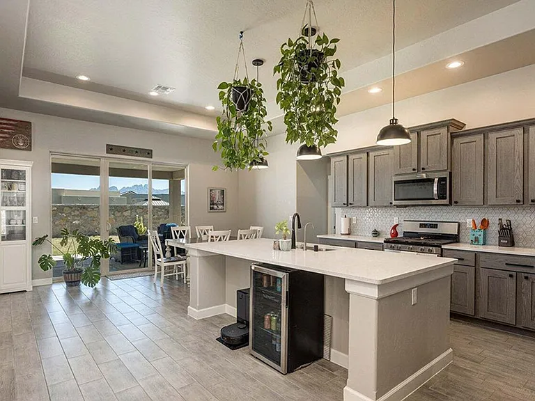 6516 Blackbird Rd — Photo 2