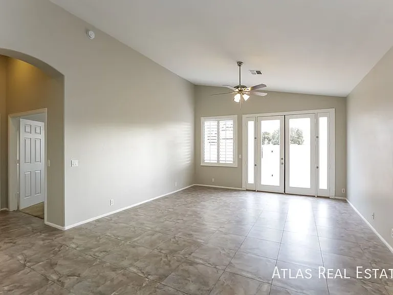 931 N Beck Ct — Photo 7